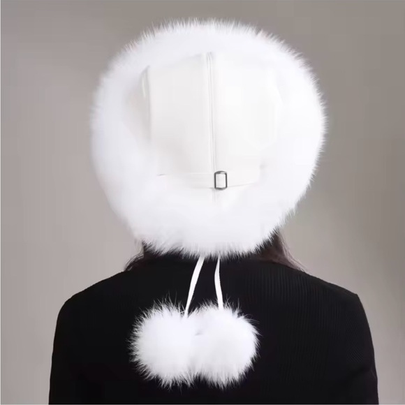 Mink and fox fur collar cape and fur hat set - Picture 8 of 13